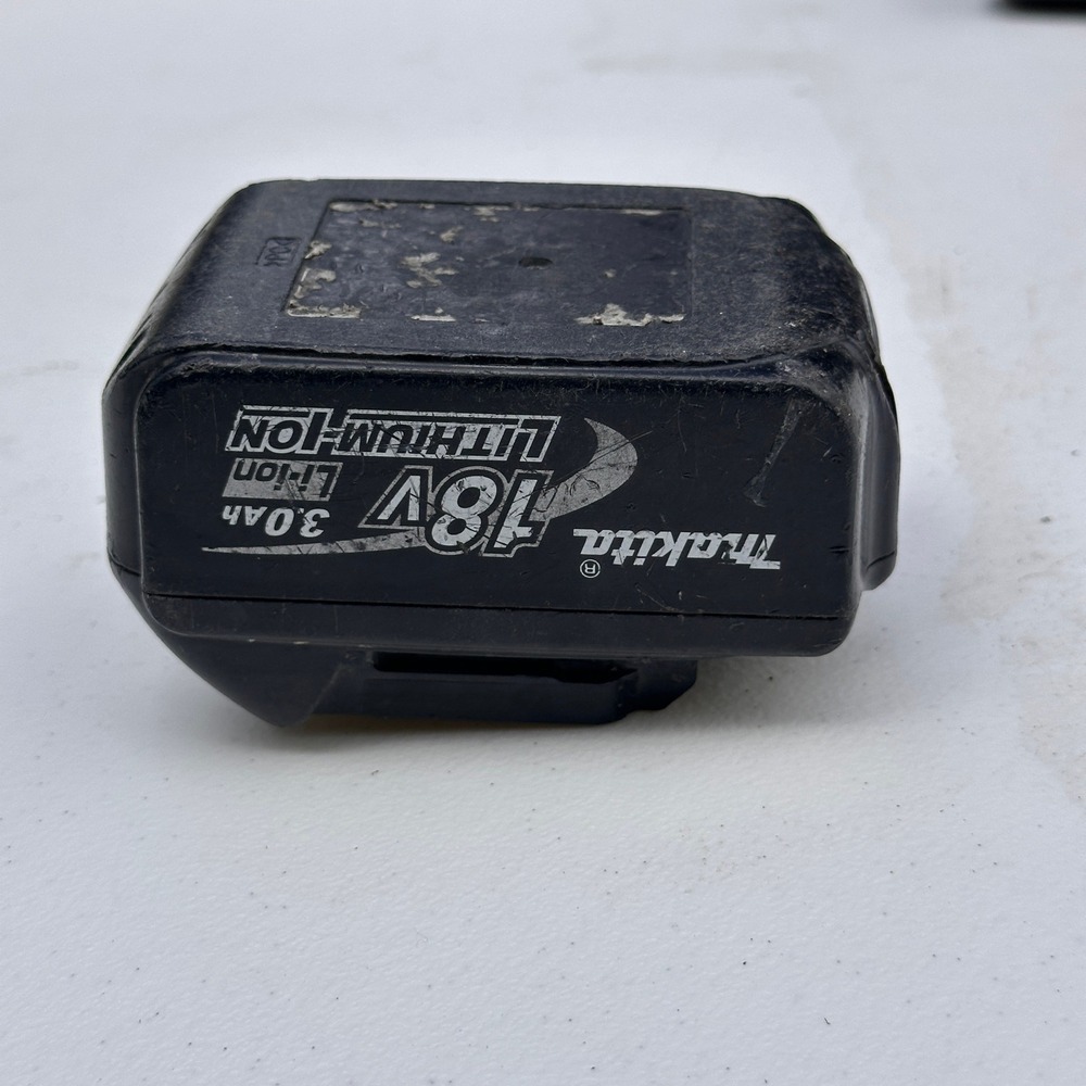 Makita BL1830 18V LXT Rechargeable Li‑Ion 3.0Ah Battery